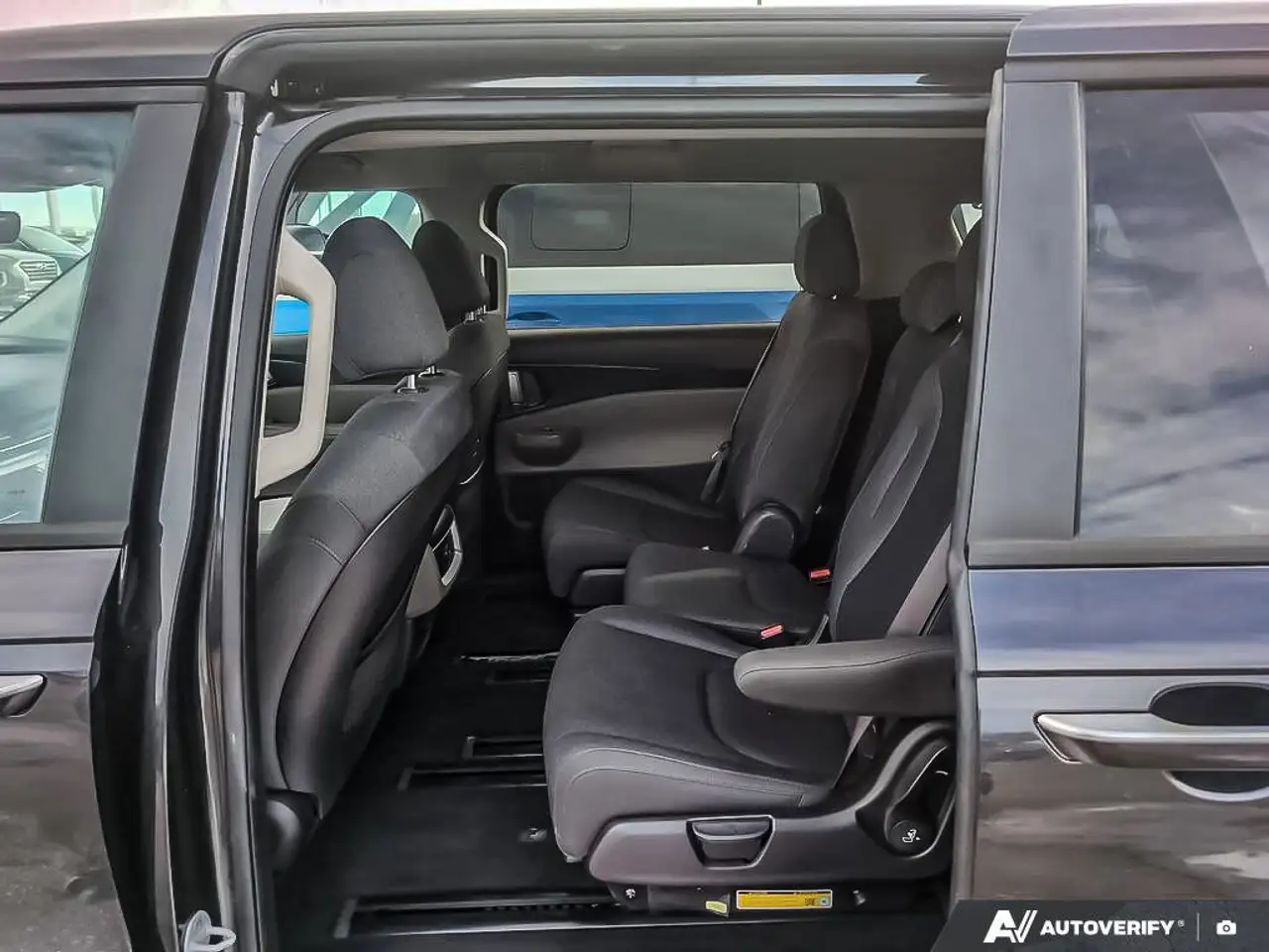 Kia Carnival снимка Kia Carnival