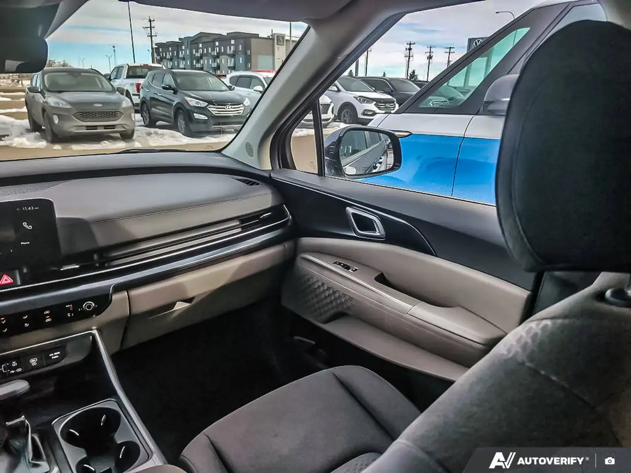 Kia Carnival снимка Kia Carnival
