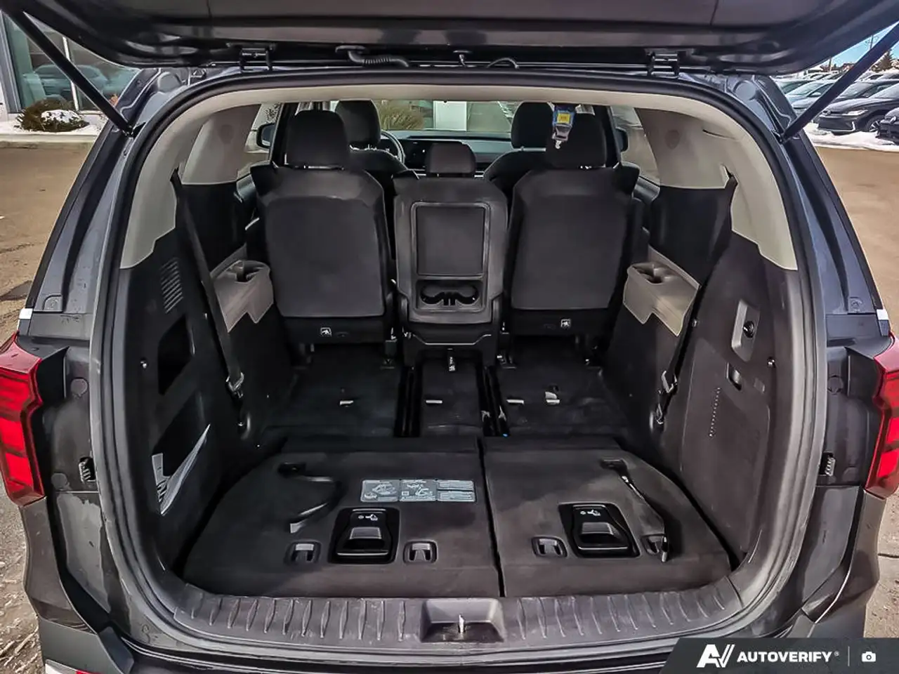 Kia Carnival снимка Kia Carnival