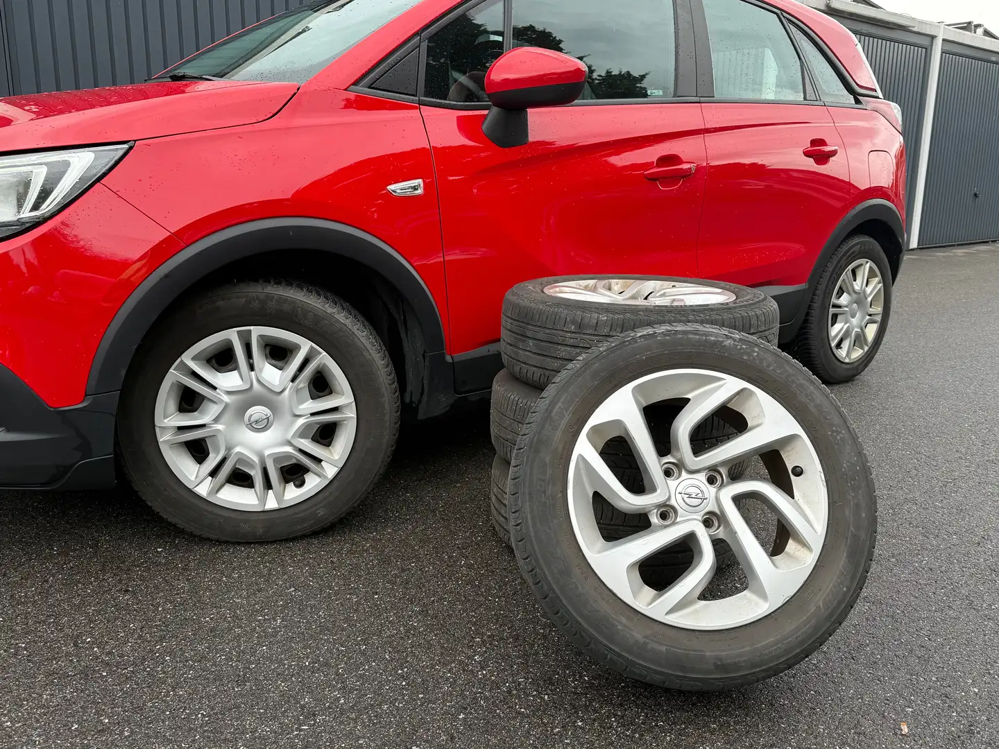 Opel Crossland X Edition/AHV/8-fach/Tempomat/Sitzheizung/Lenkradhe. Rot - 2