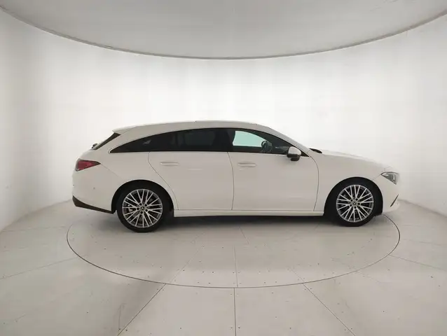 Mercedes-Benz CLA view 5