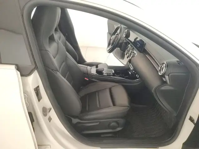 Mercedes-Benz CLA view 10