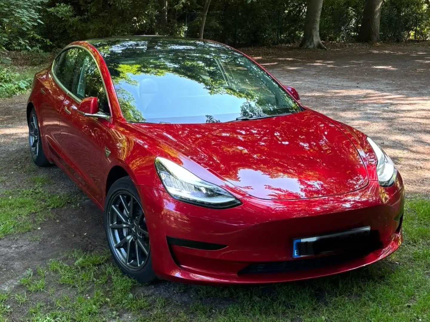 Tesla Model 3 SR+ RWD Červená - 1