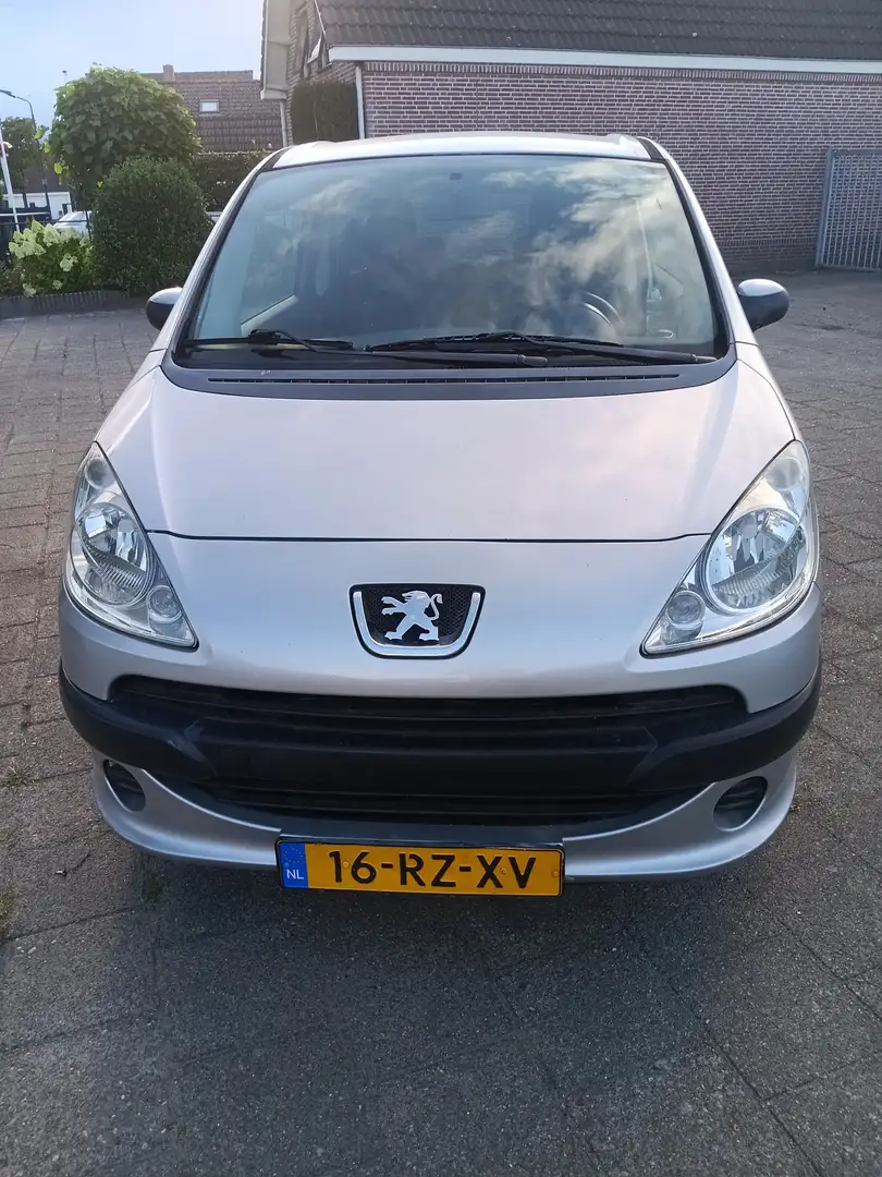 Peugeot 1007 1.4 Urban Argintiu - 1