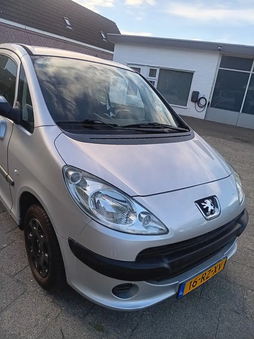 Peugeot 1007 1.4 Urban Argintiu - 2