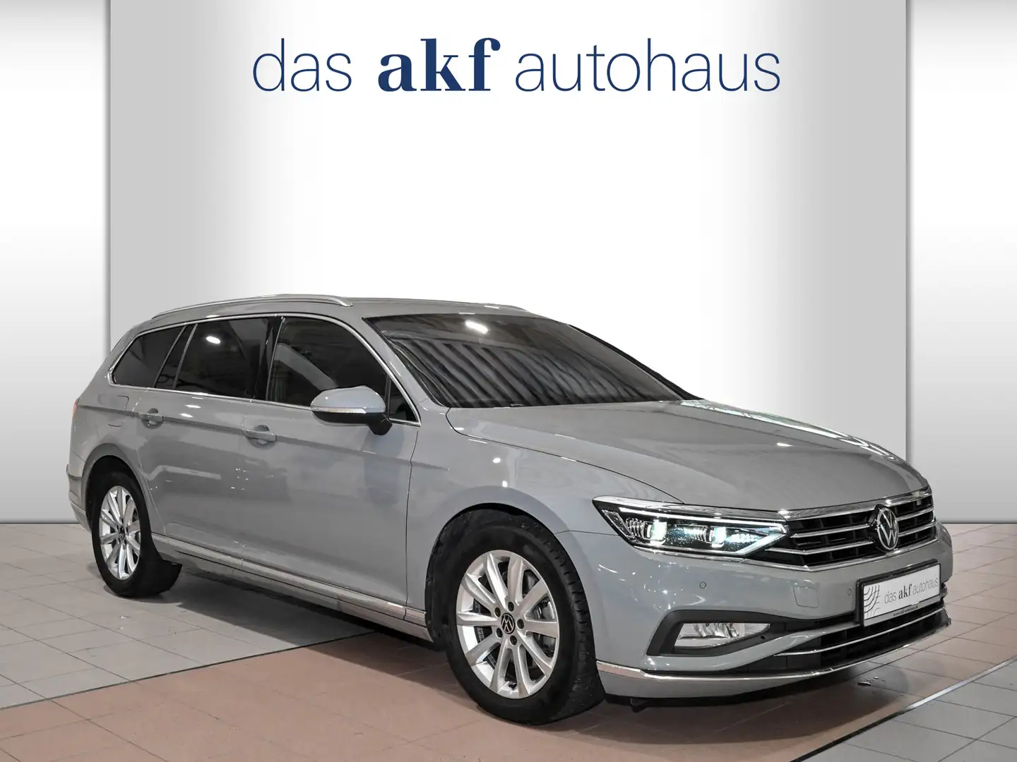 Volkswagen Passat Variant 2.0 TDI DSG Elegance-Navi*AHK*Kamer Gris - 2