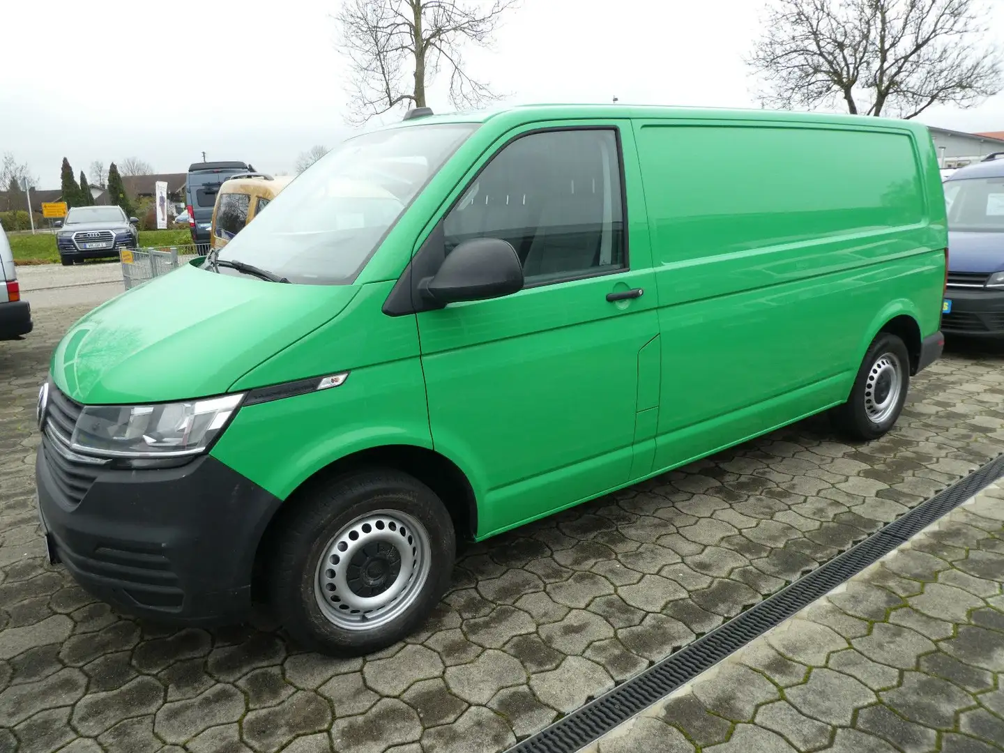 Volkswagen T6 Transporter T6.1 Transporter Lang Klima+AHK+Navi+Kunstleder Grün - 2