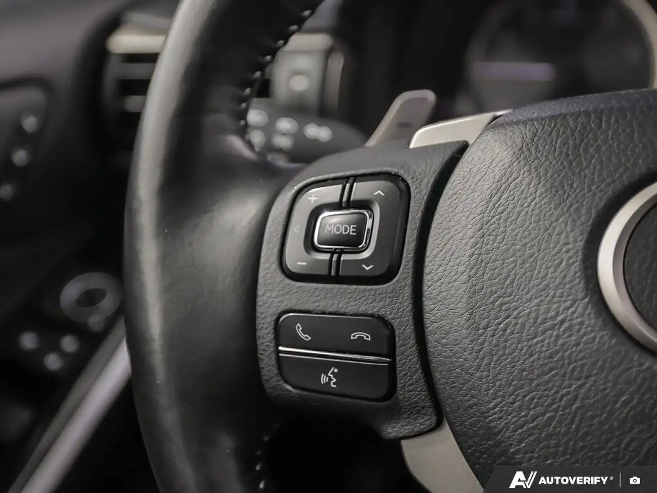 Lexus IS снимка Lexus IS
