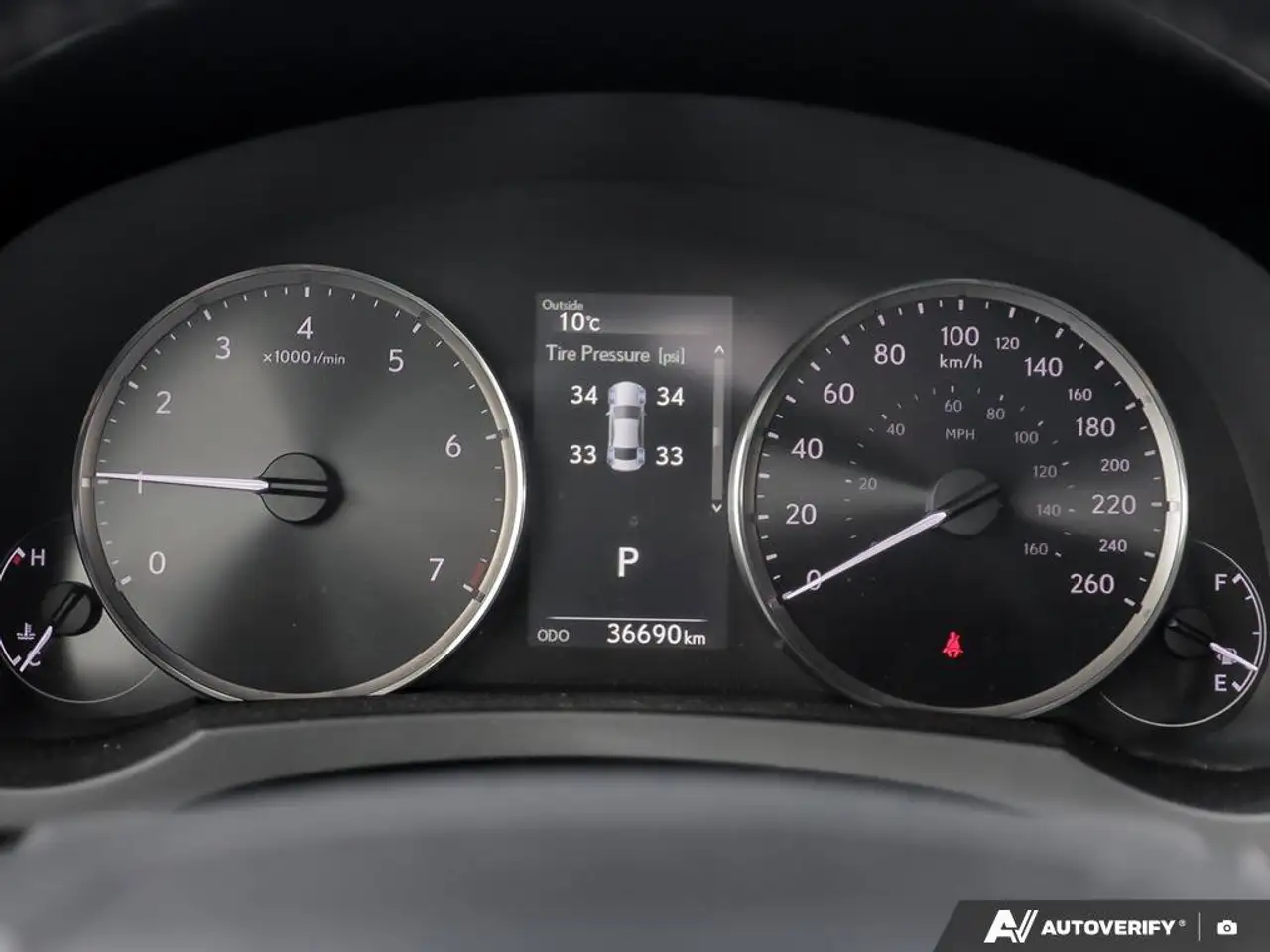 Lexus IS снимка Lexus IS