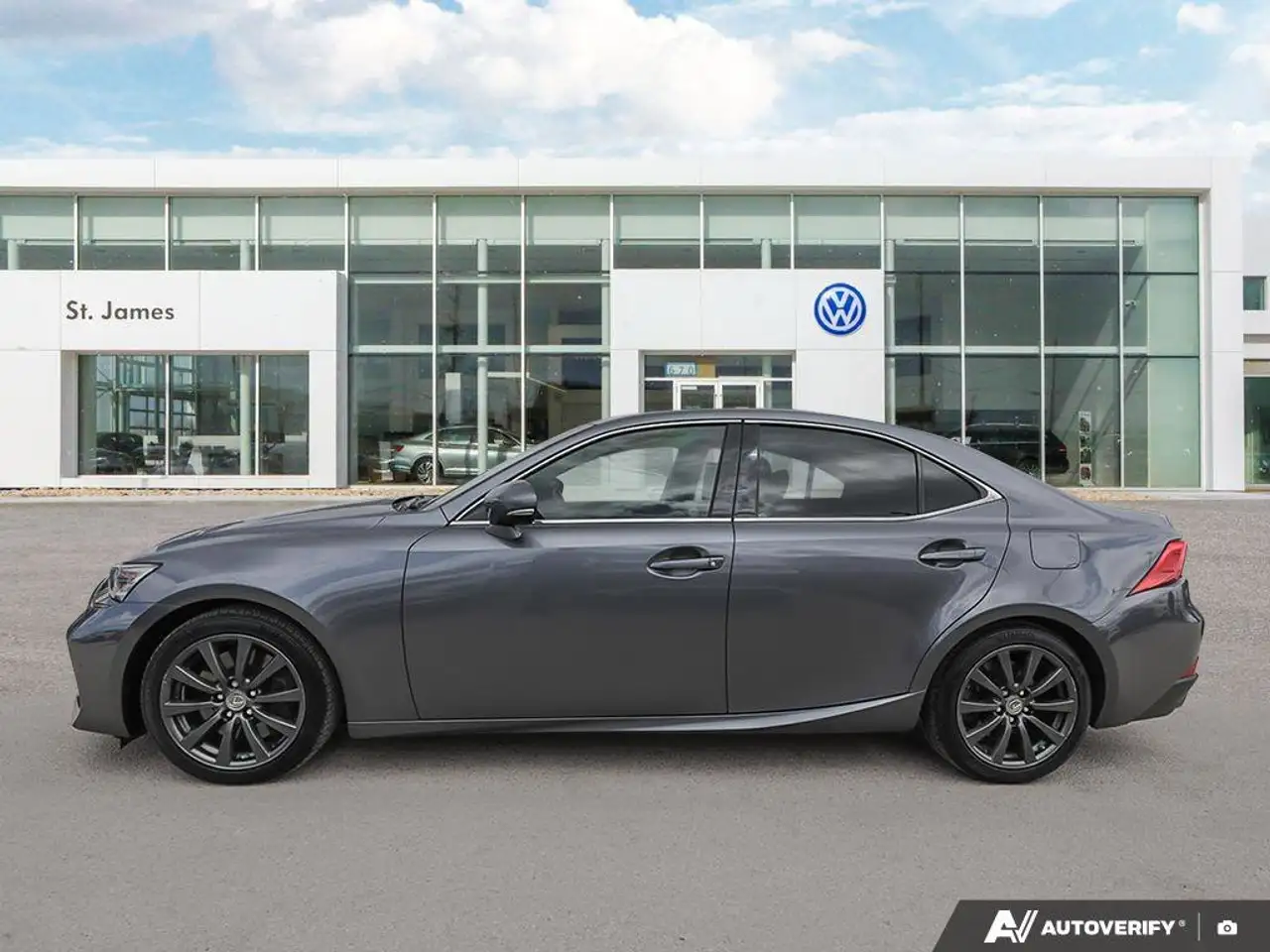 Lexus IS снимка Lexus IS