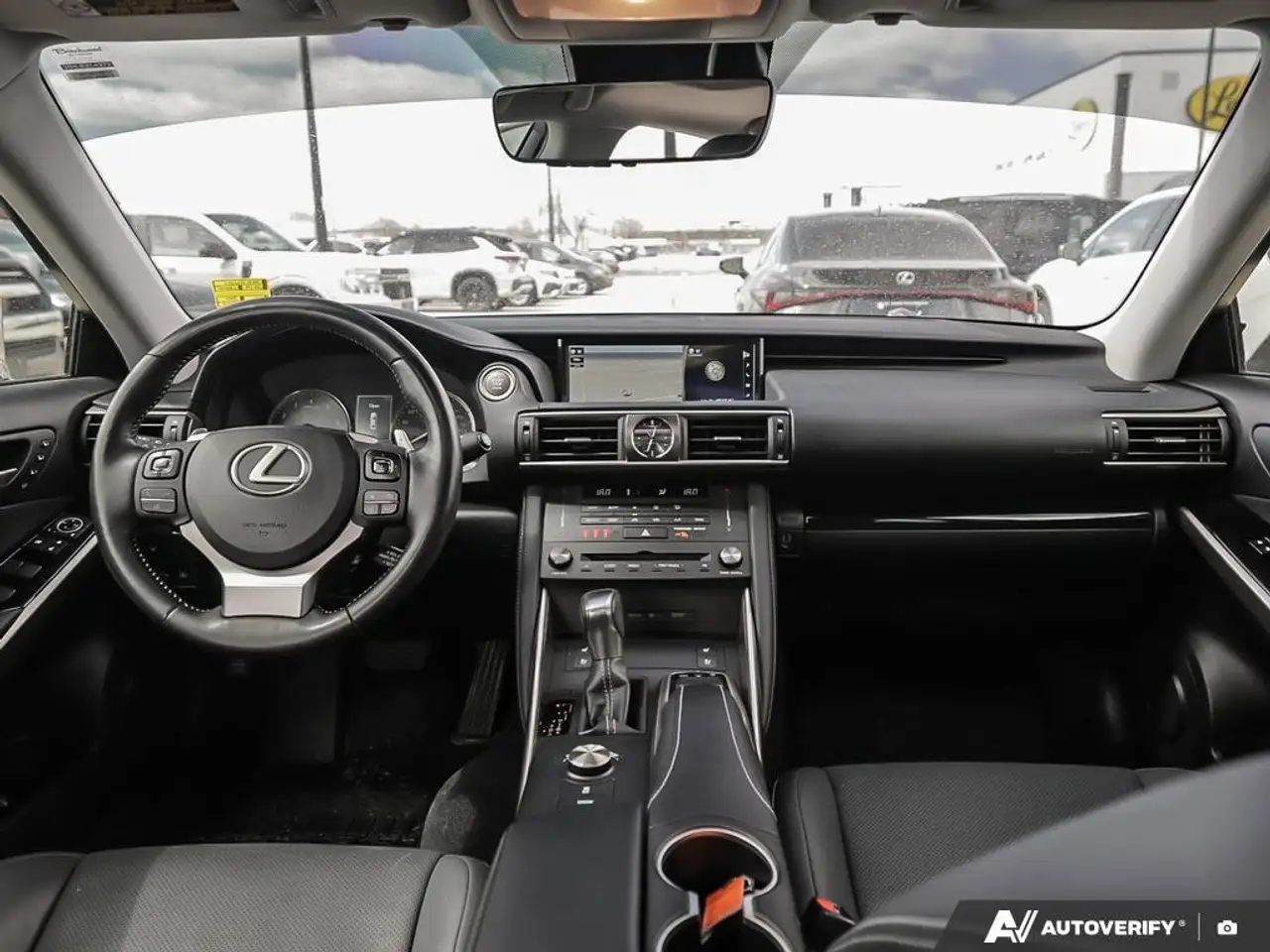 Lexus IS снимка Lexus IS