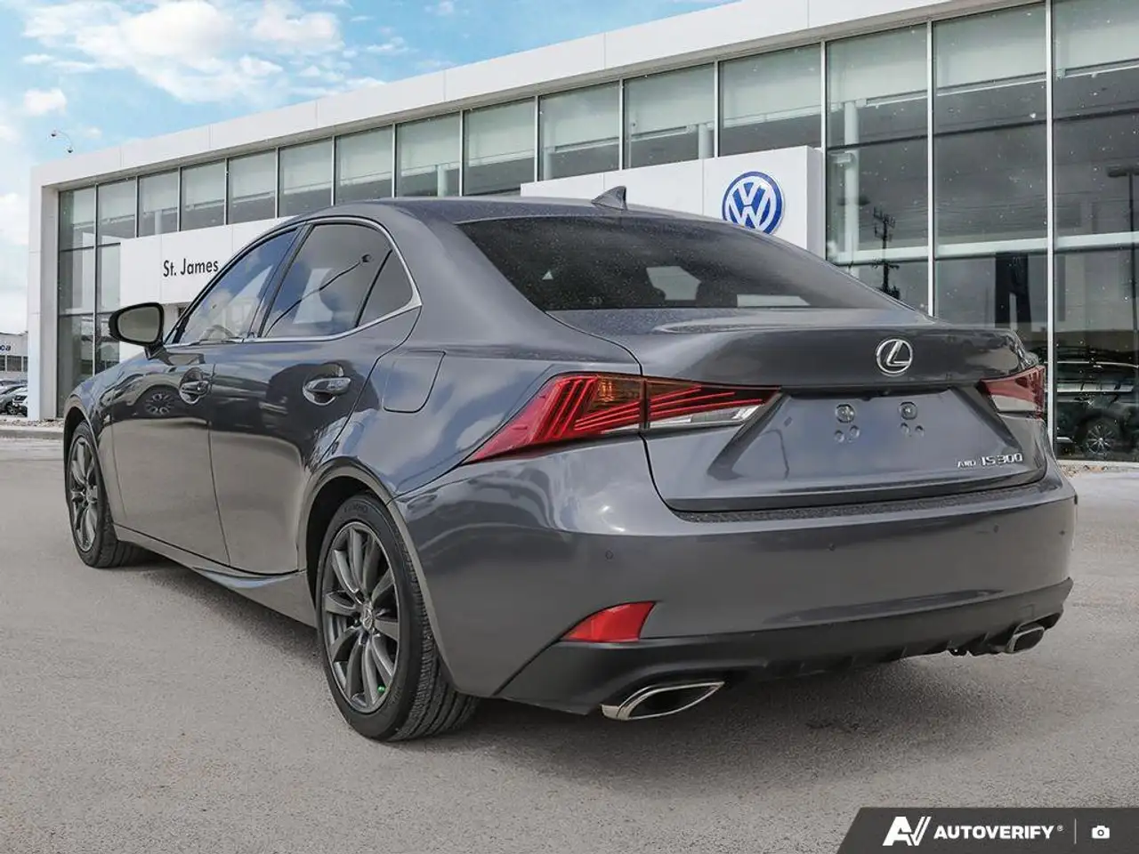 Lexus IS снимка Lexus IS