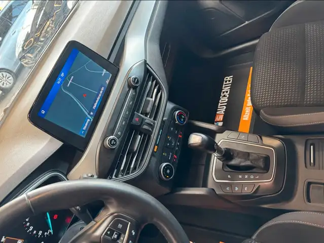 Ford Focus view 12
