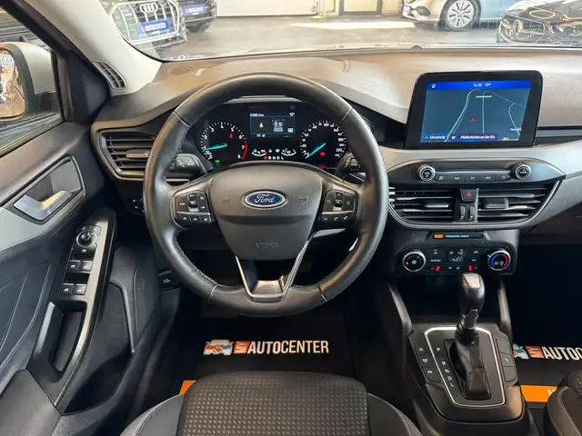 Ford Focus view 8