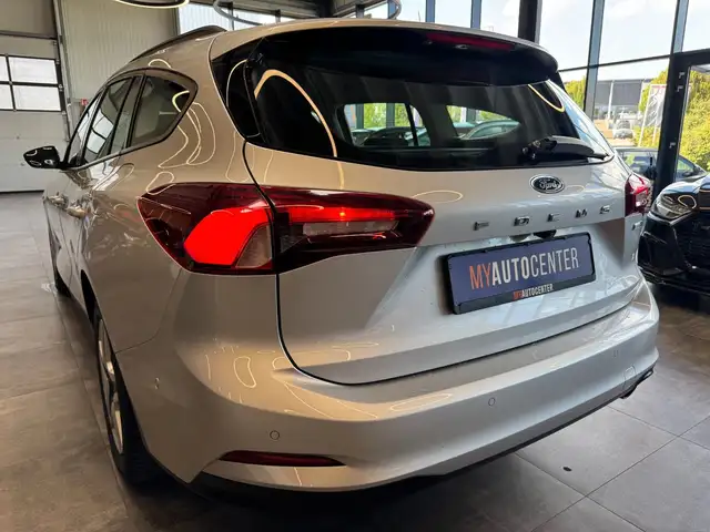 Ford Focus view 5