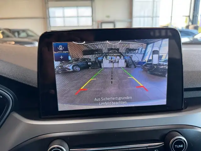 Ford Focus view 15