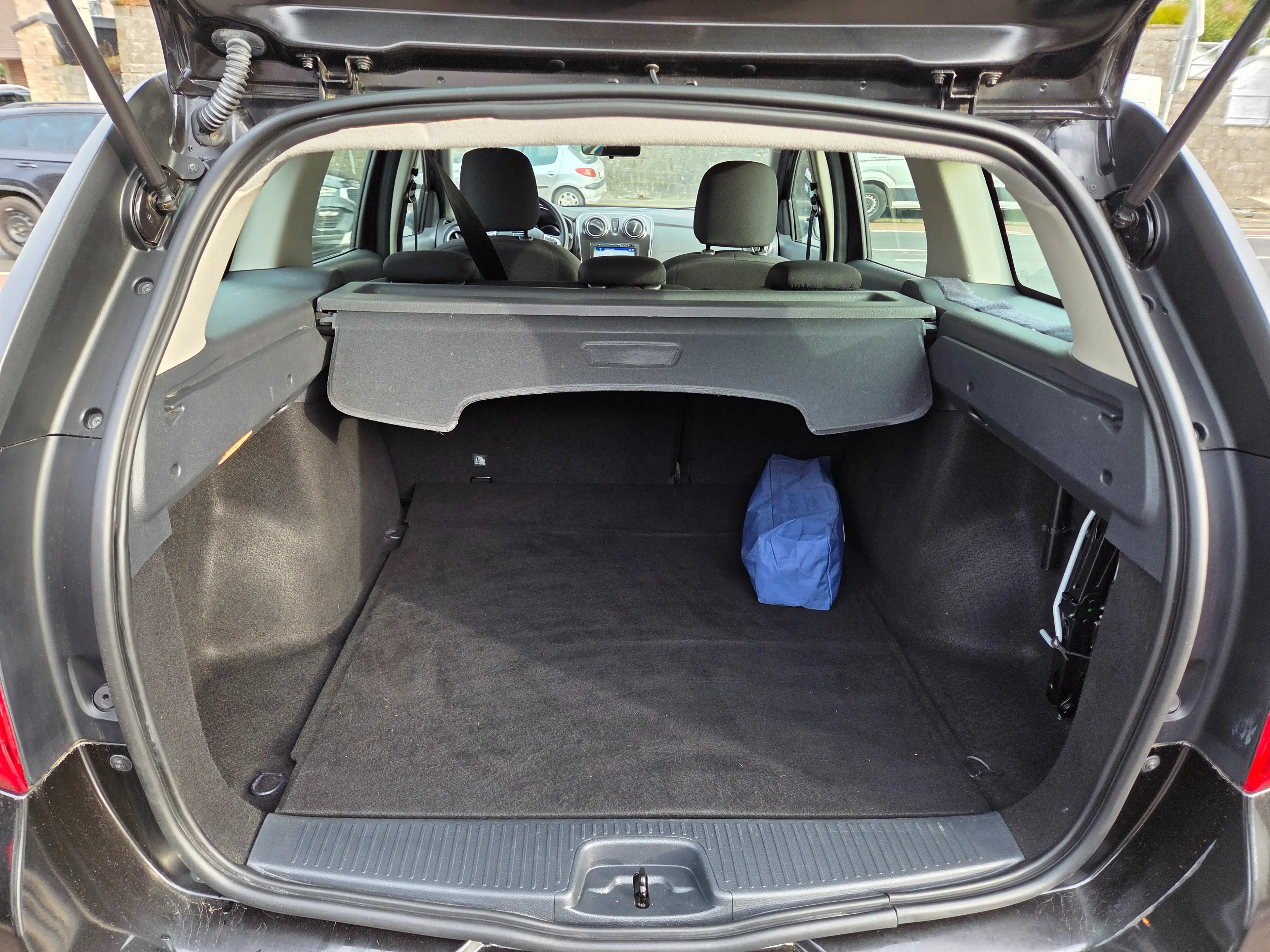 Dacia Logan Logan MCV 1.5 Blue dCi Anniversary (EU6.2) — photo 9