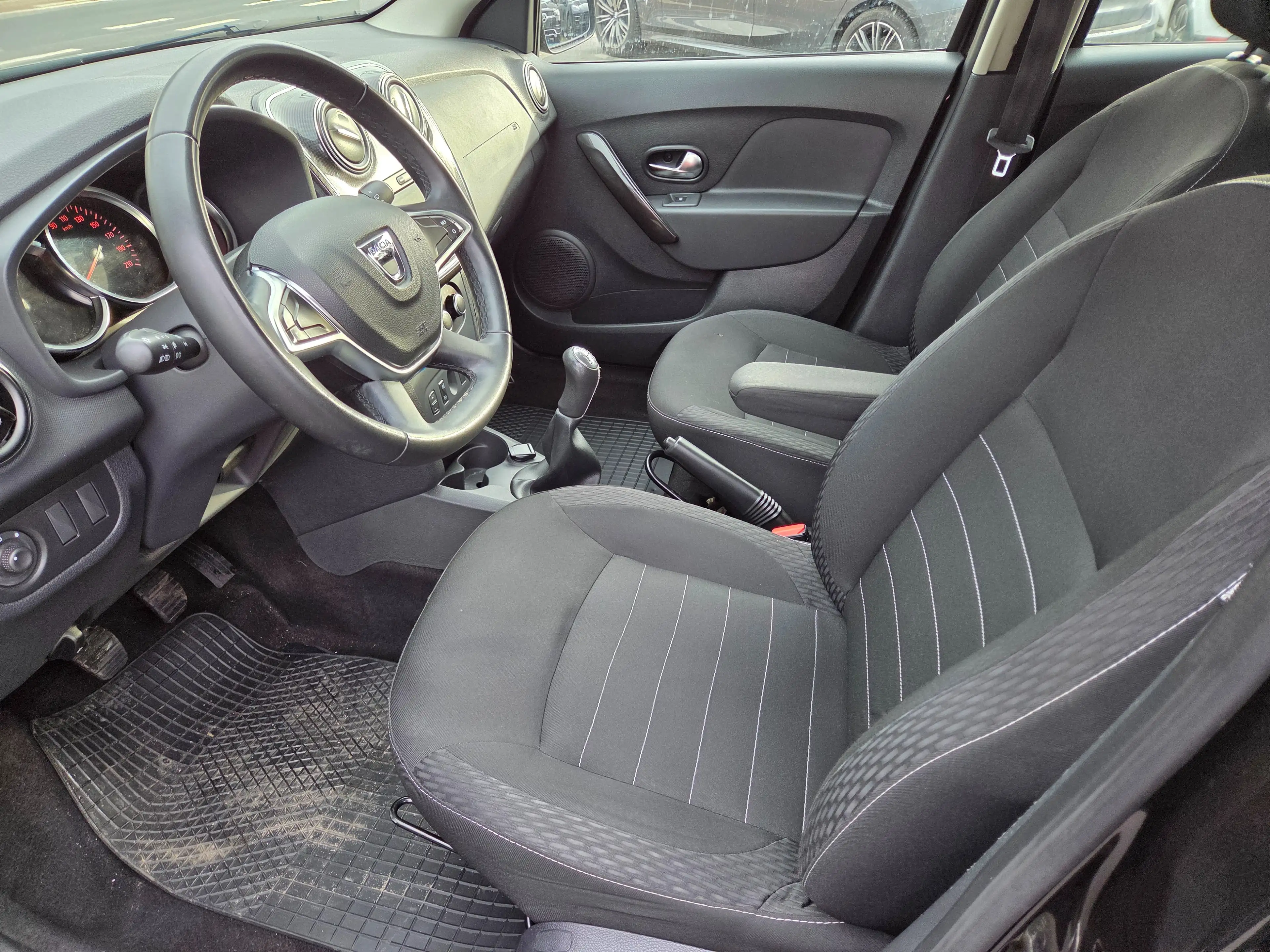 Dacia Logan Logan MCV 1.5 Blue dCi Anniversary (EU6.2) — photo 11