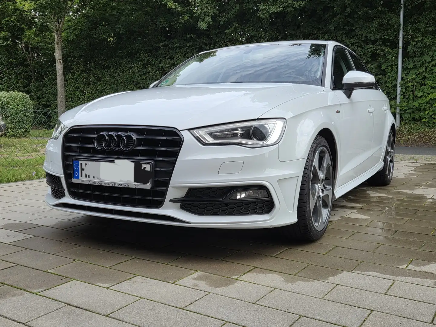 Audi A3 A3 Sportback S Line 1.4 TFSI Sportback Ambition Weiß - 1