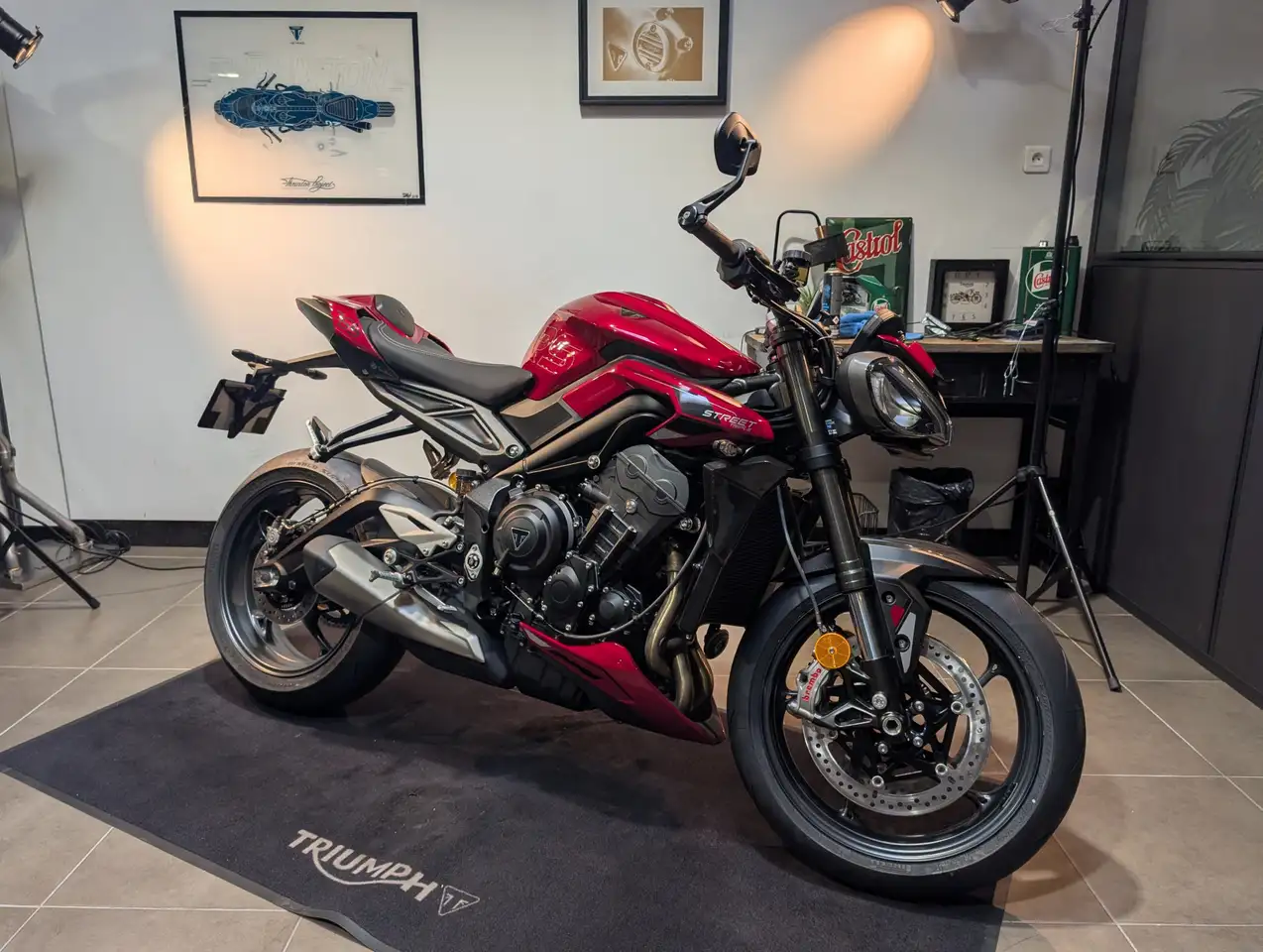 Triumph Street Triple 765
