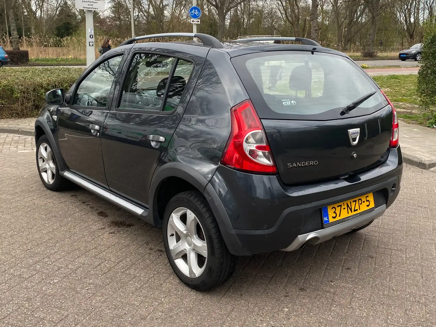 Dacia Sandero Sandero 1.6 Stepway Grijs - 1