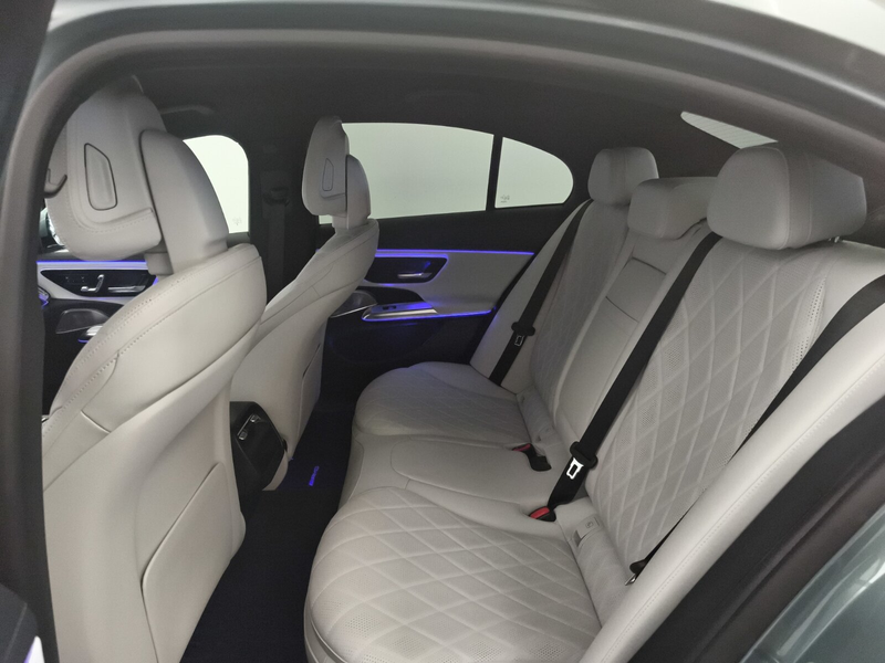 Mercedes-Benz E 220 E 220d 4M AMG Premium Airmatic 20" HinterachsL — photo 12