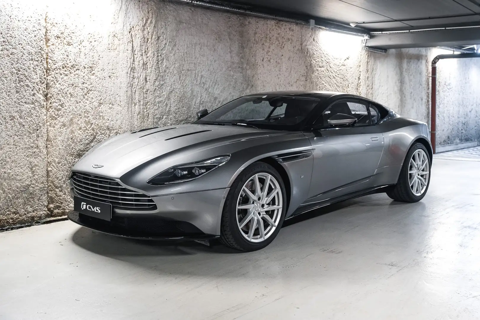Aston Martin DB11 Coupé 5.2 Biturbo V12 Gris - 1