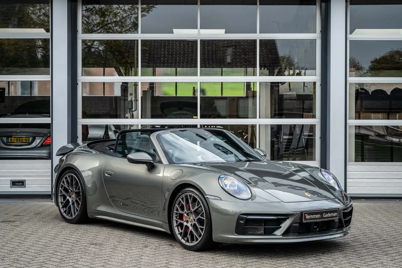 Porsche 992 Cabrio 3.0 Carrera 4 S Vert - 1