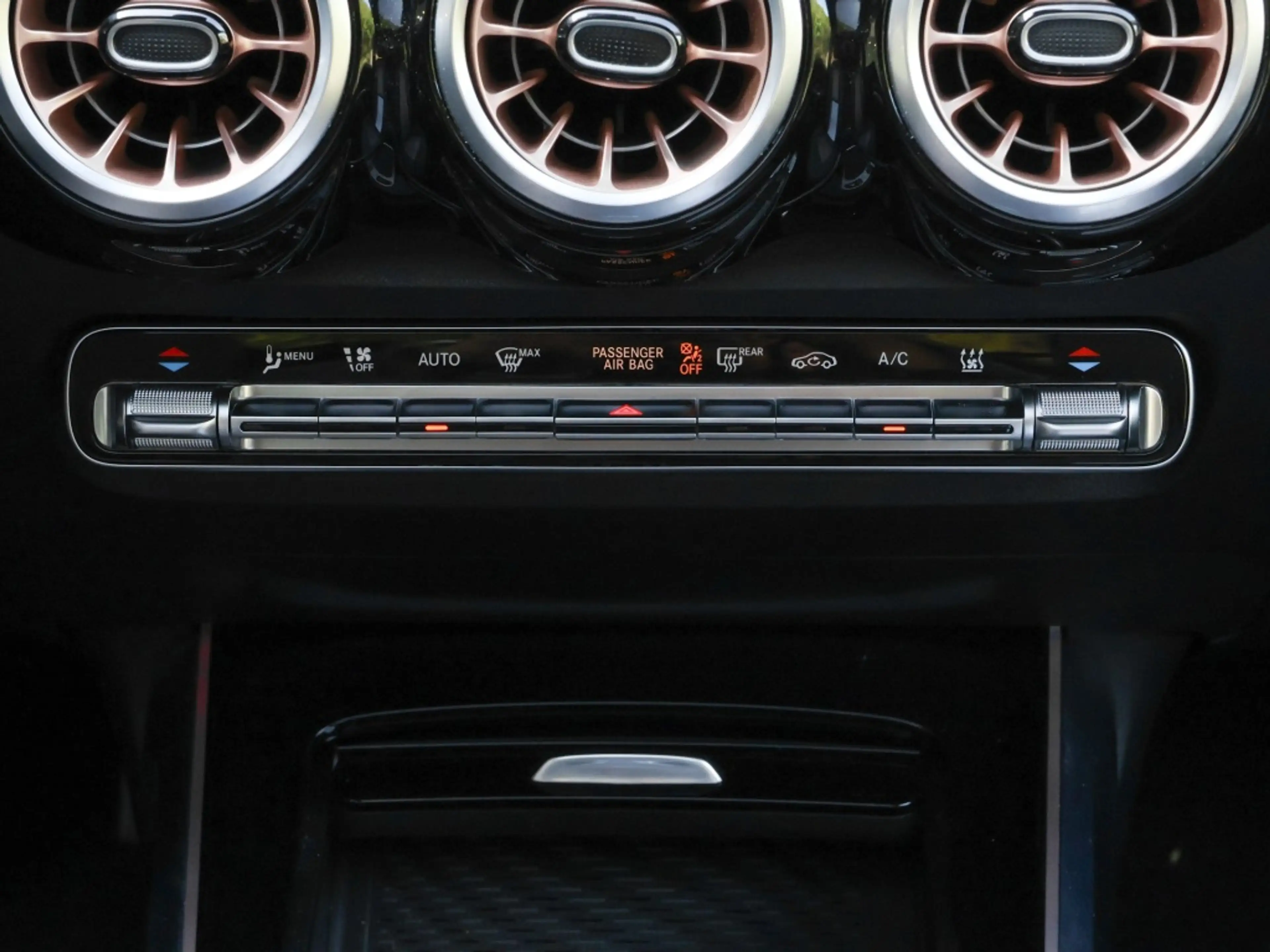 Mercedes-Benz EQB 300 4M Electr-Art/Pano/360/Ambi/Keyl/Totw/18 — photo 10