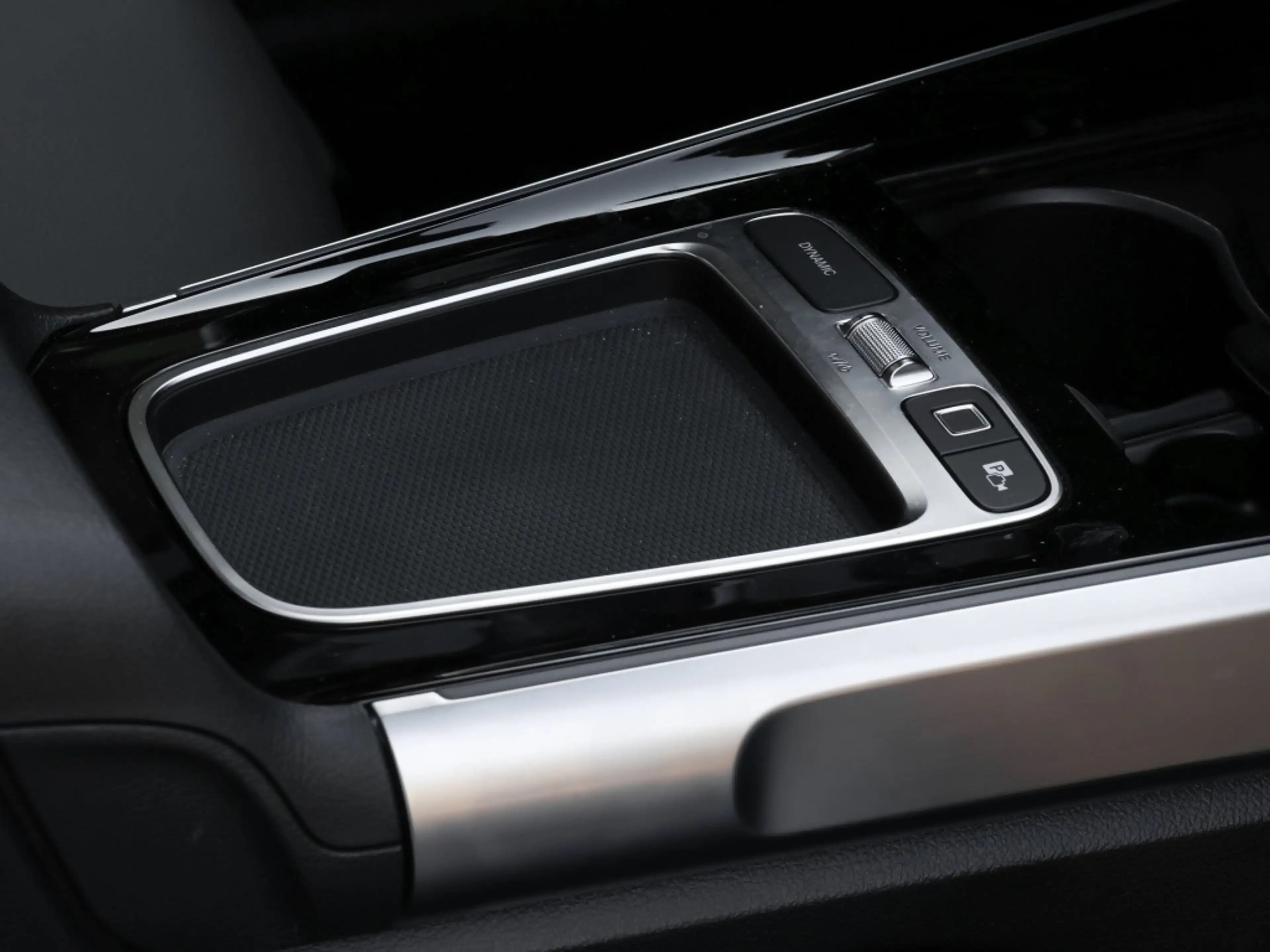 Mercedes-Benz EQB 300 4M Electr-Art/Pano/360/Ambi/Keyl/Totw/18 — photo 8