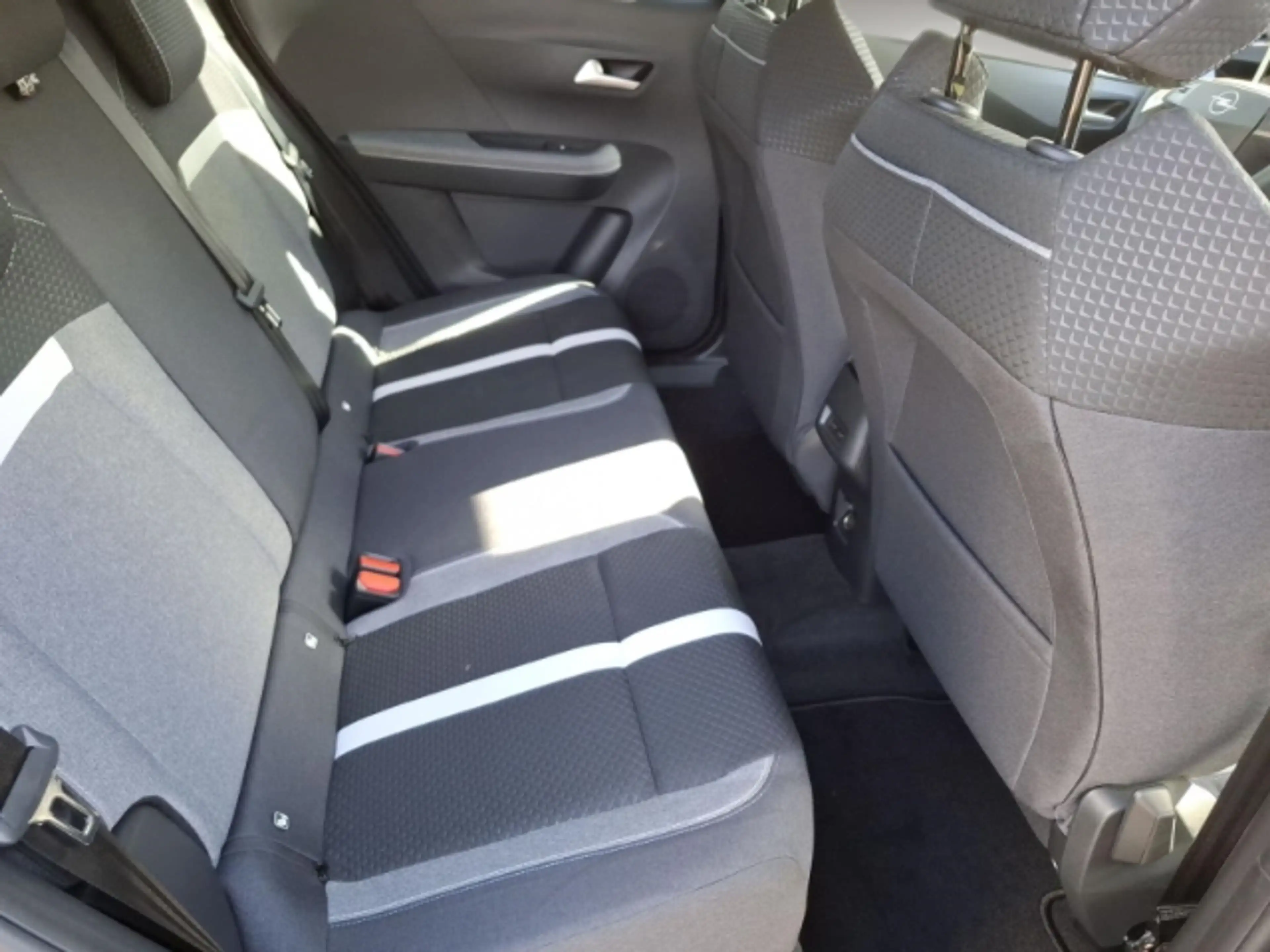Opel Frontera GS 1,2 HYBRID Automatik/Lenkrad/Sitzheizung/AppleC — photo 13