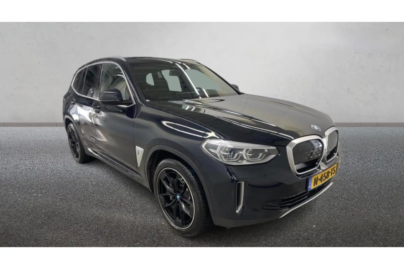BMW iX3 High Executive 80 kWh VERWACHT (PANORAMADAK, SoH 9 Noir - 2