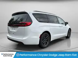 Chrysler Pacifica 2027