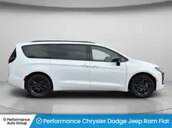 Chrysler Pacifica 2027