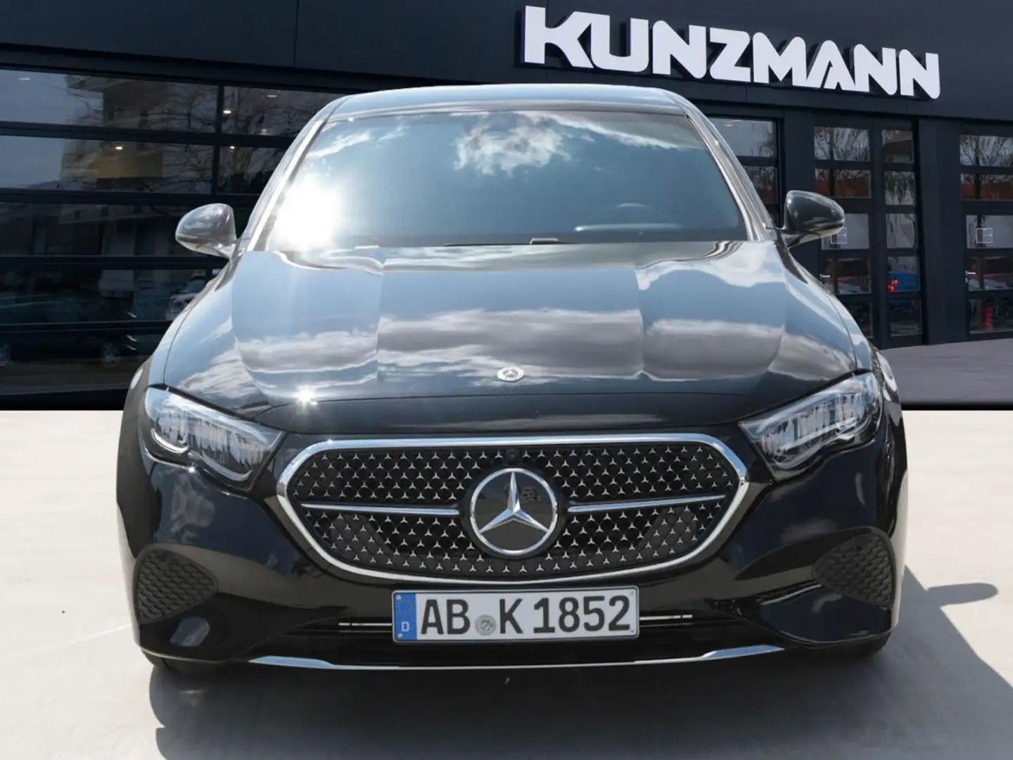 Mercedes-Benz E 220 d Limousine Taxi Avantgarde Distronic 360° Schwarz - 2