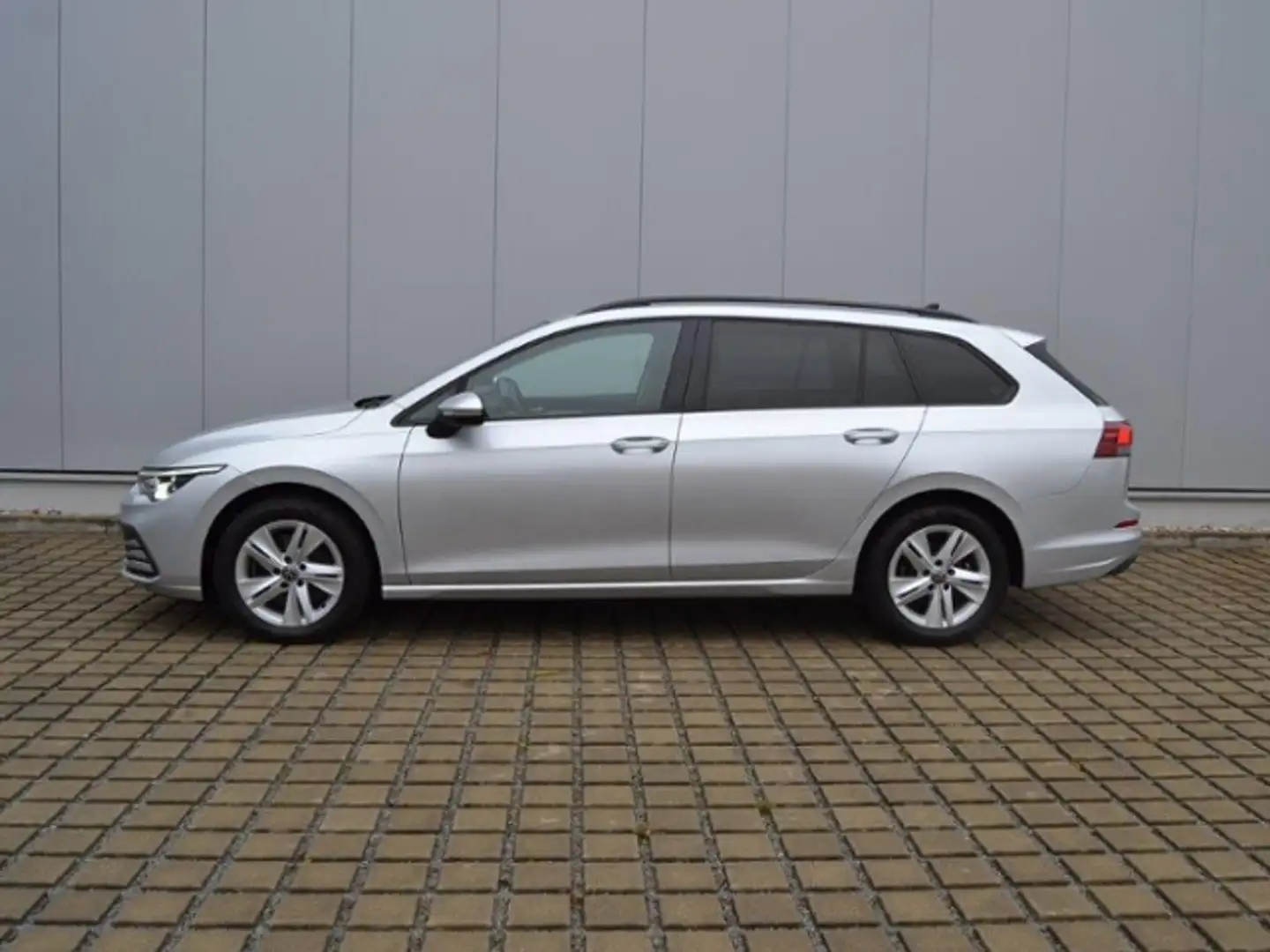 Volkswagen Golf Variant VIII Variant 2.0 TDI 150 PS DSG Life LED/NAVI+VZE Silber - 2