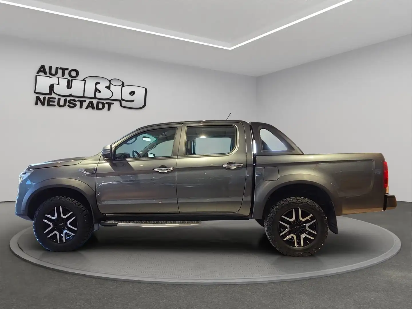 JAC Sonstige JAC 8 PRO 4WD Pick-Up 2.4 204 PS Grau - 2