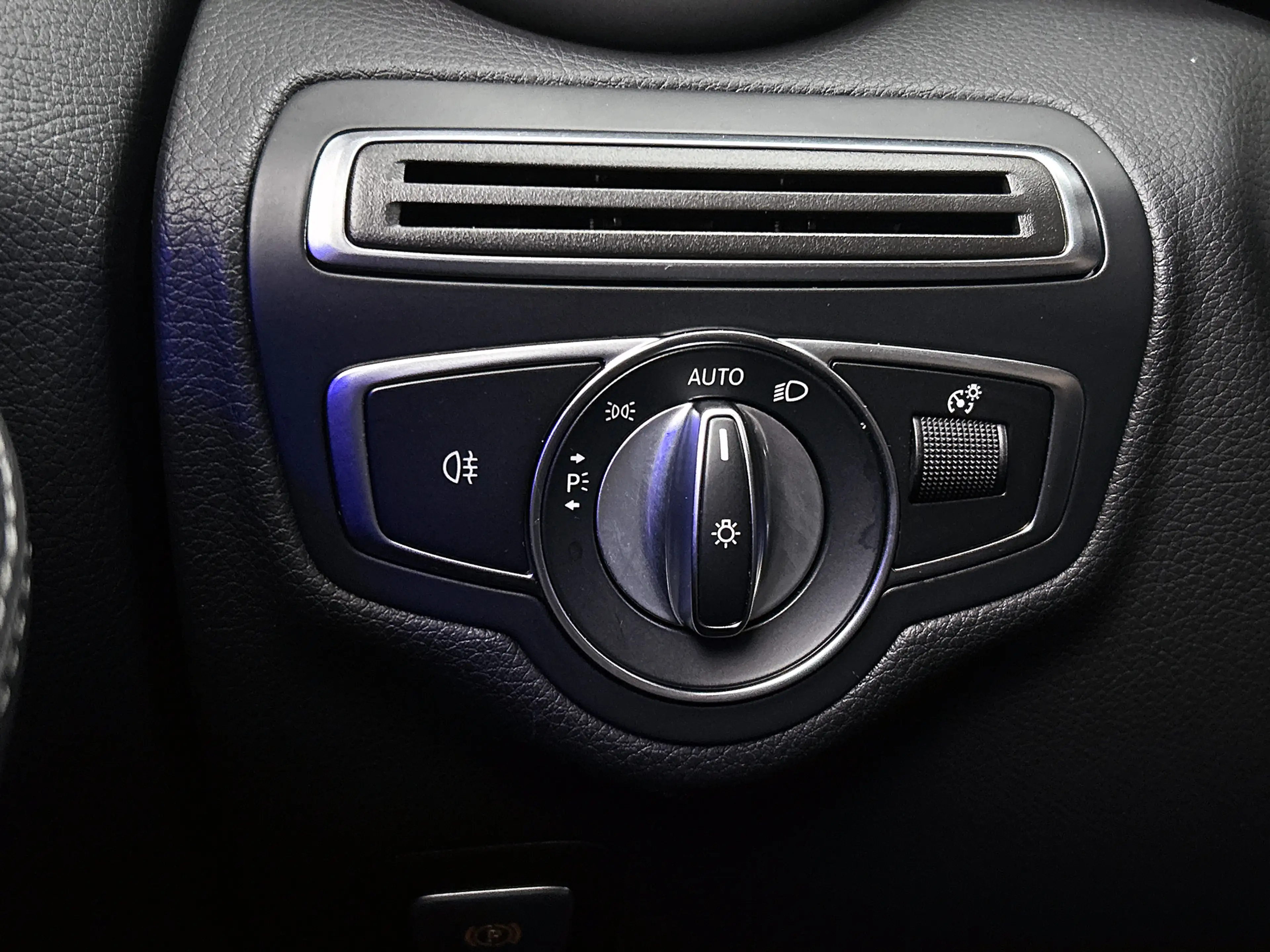 Mercedes-Benz C 300 Estate AMG de Solution Luxury Limited / Leder / Ai — photo 24