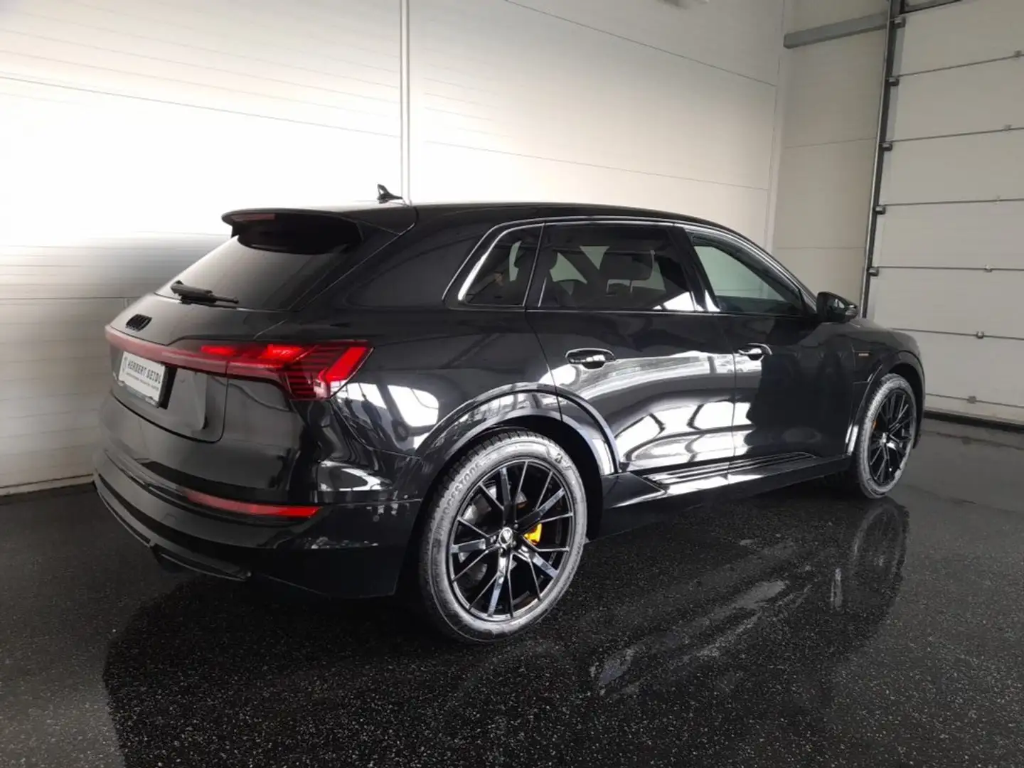 Audi e-tron 55 quattro S-LINE BLACK EDITION *NP: € 96.288,-- / 21 ZOLL / AMBIENTE LICHTPAKET PLUS / 360° KAMERA / OPTIKPAKET SCHWARZ Schwarz - 2