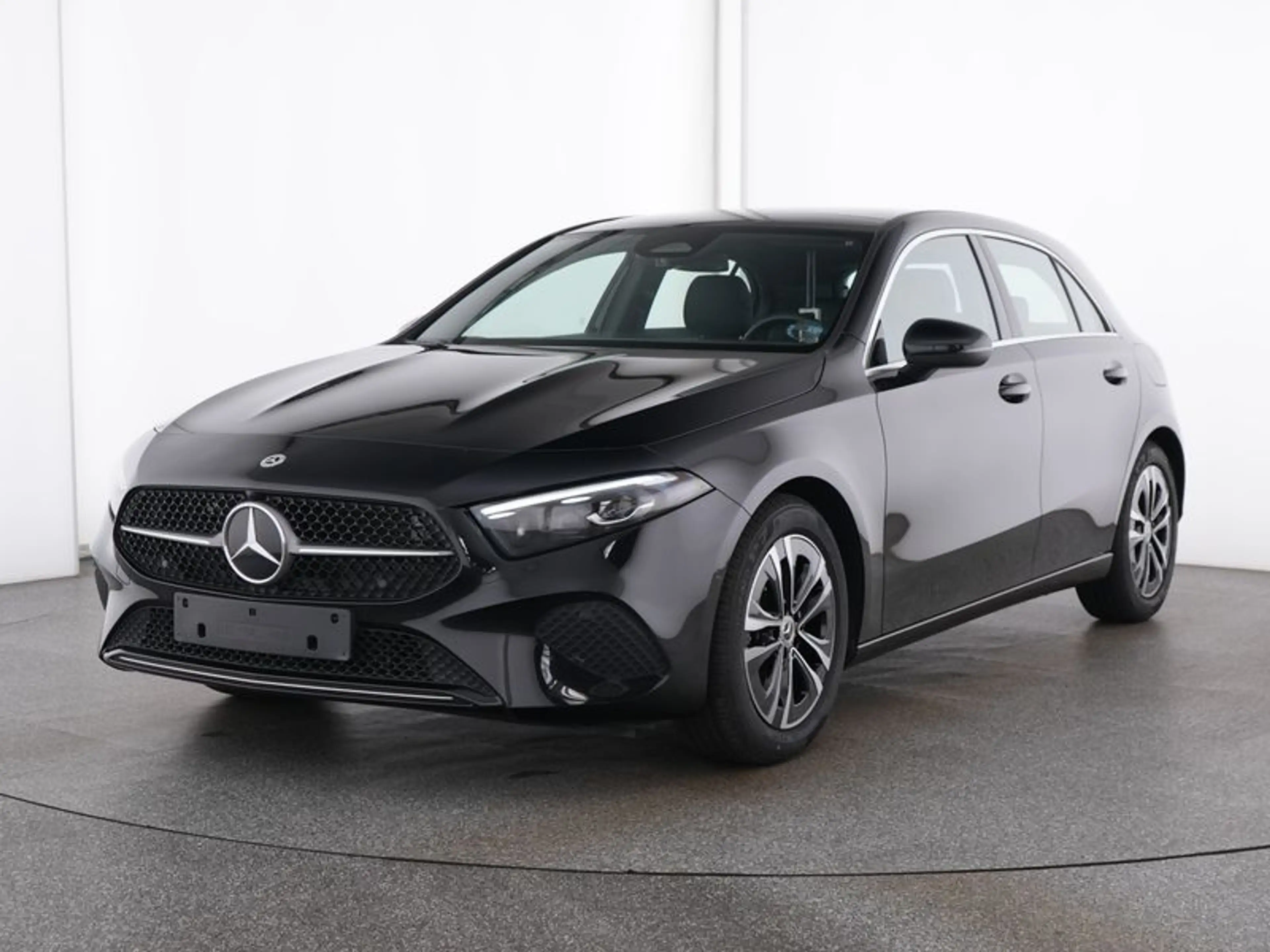 Mercedes-Benz A 200 , PROGRESSIVE MULTI KAMERA PANO SPUR PDC — photo 2