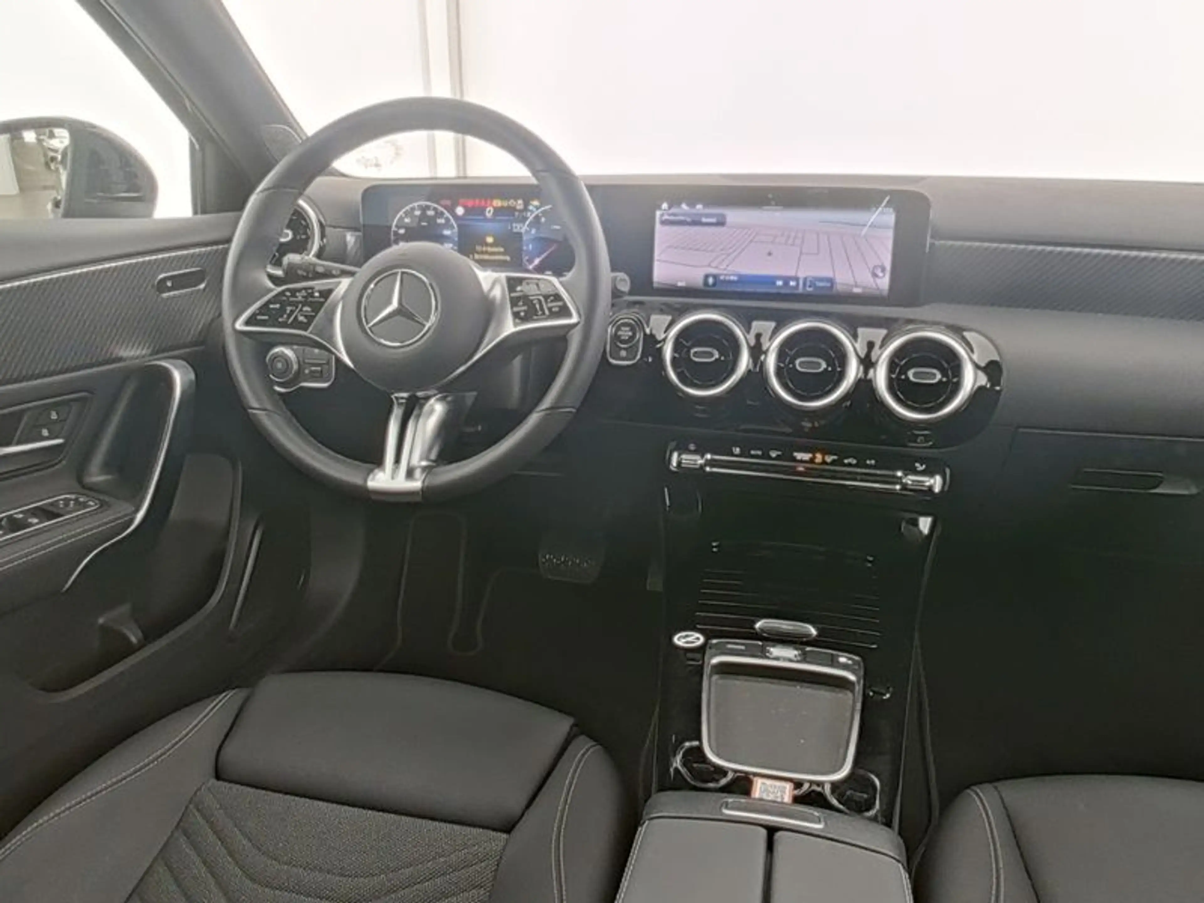 Mercedes-Benz A 200 , PROGRESSIVE MULTI KAMERA PANO SPUR PDC — photo 6
