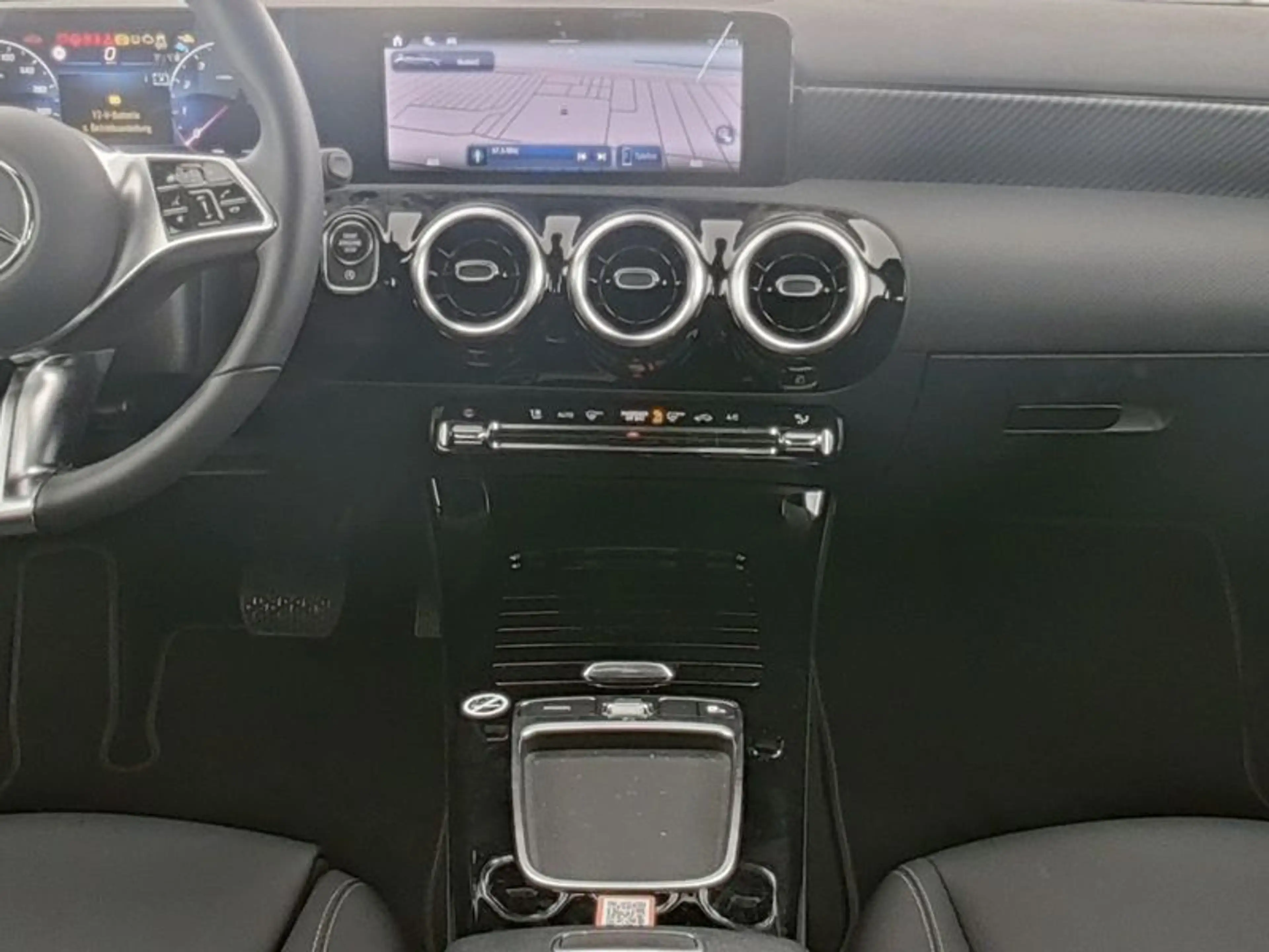 Mercedes-Benz A 200 , PROGRESSIVE MULTI KAMERA PANO SPUR PDC — photo 10