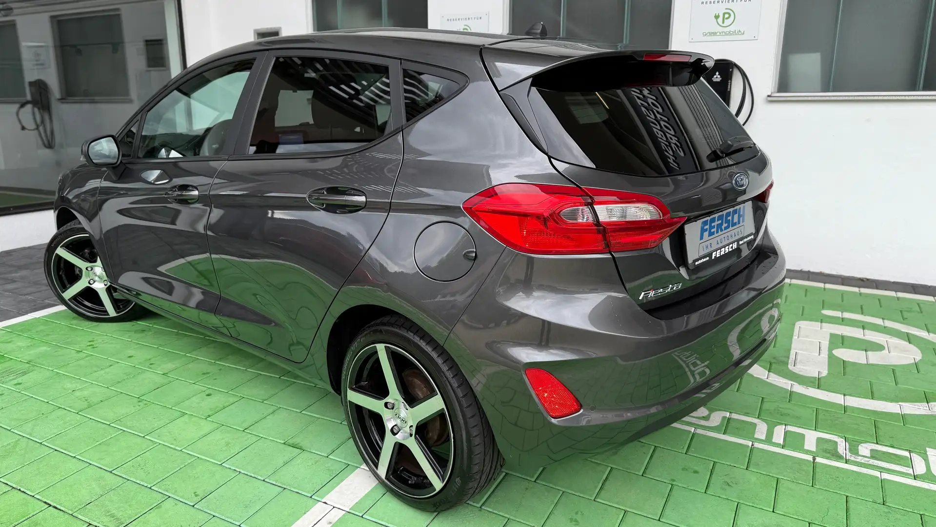Ford Fiesta 1.0 EcoBoost Cool+Connect m 17" Alu und Freispr. Gris - 2