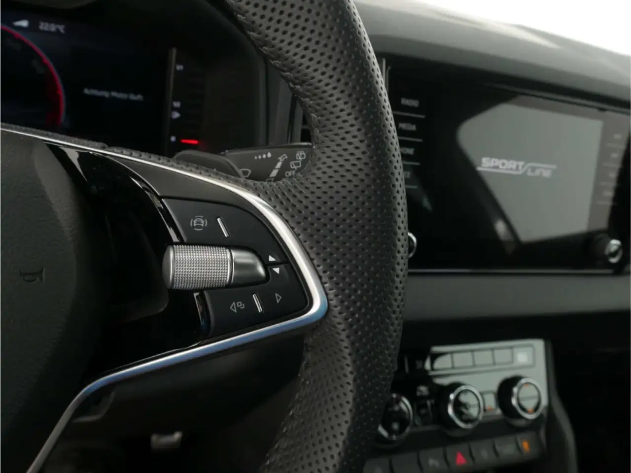 Skoda Karoq 1.5 TSI DSG Sportline AHK/NAV/LED/Kamera, миниатюра 12