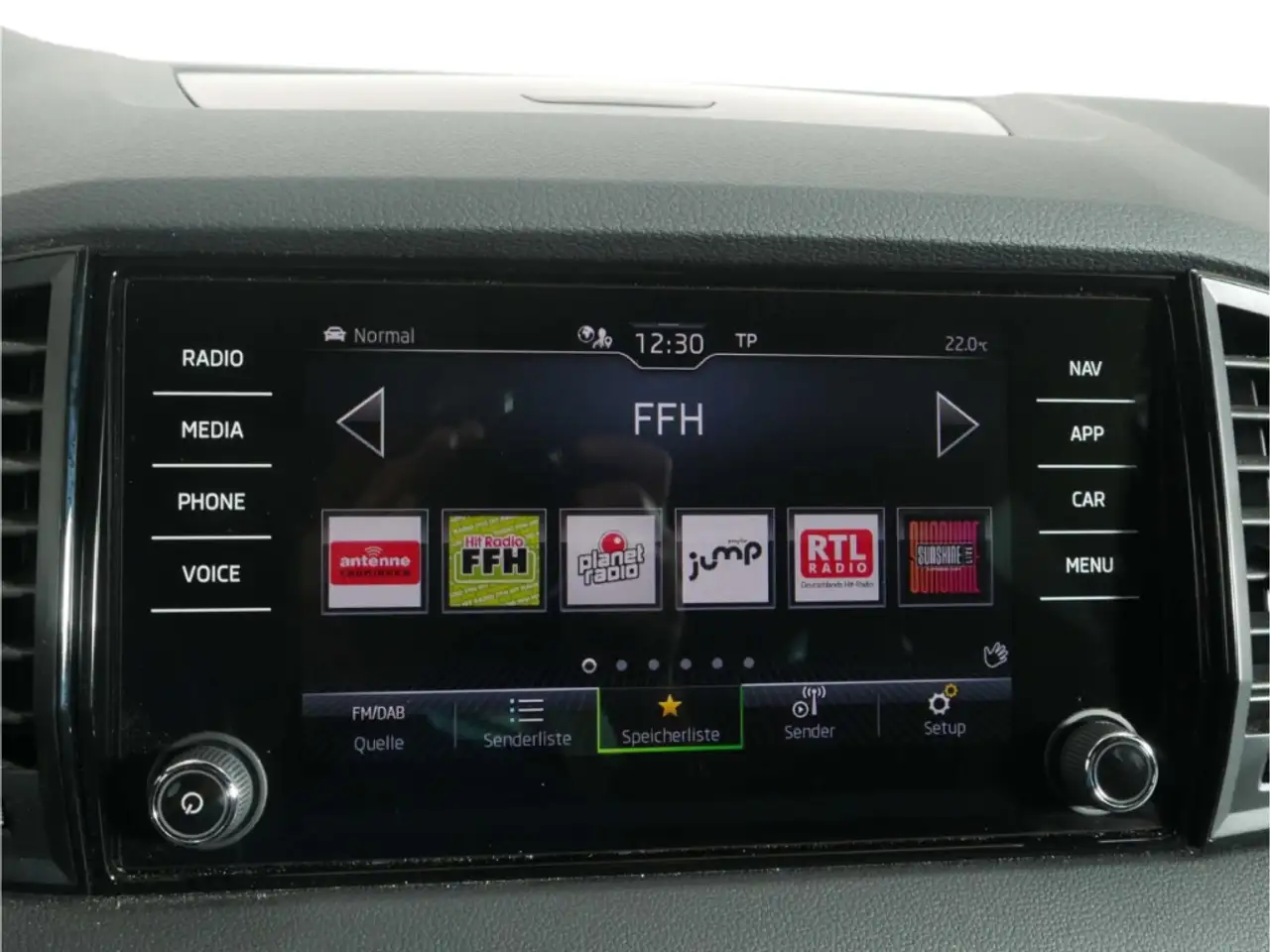 Skoda Karoq 1.5 TSI DSG Sportline AHK/NAV/LED/Kamera, миниатюра 21