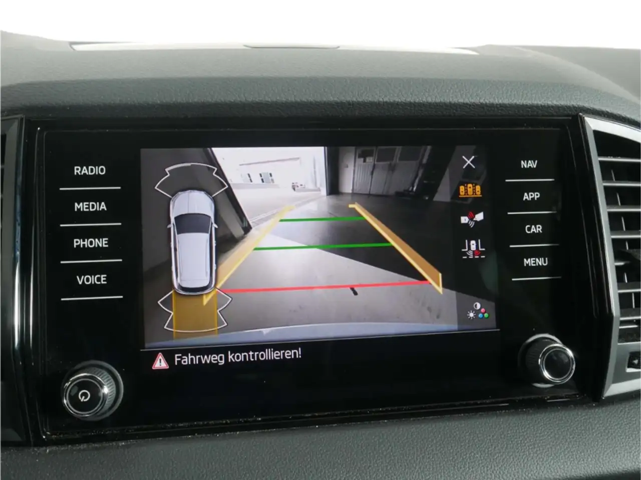 Skoda Karoq 1.5 TSI DSG Sportline AHK/NAV/LED/Kamera, миниатюра 19