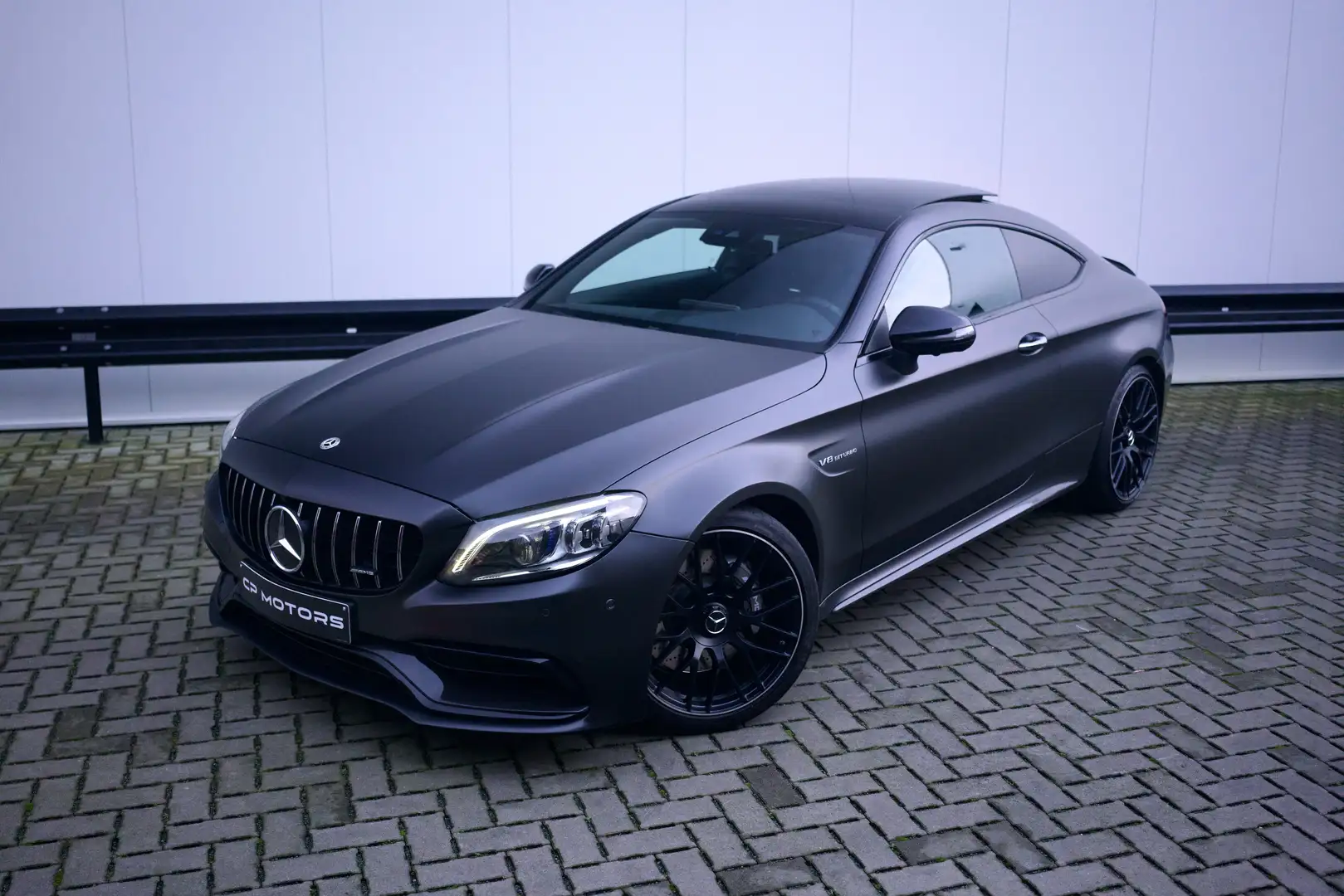 Mercedes-Benz C 63 AMG V8 COUPE | FACELIFT | CARBON | SPORTUITLAAT | FULL Zwart - 1