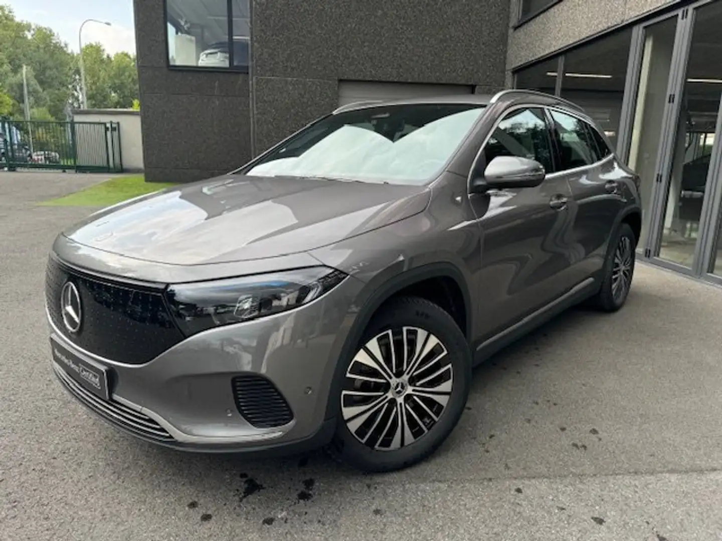 Mercedes-Benz EQA 250 EQA 250+ FACELIFT ** 5 JAAR / ANS GARANTIE ** Gris - 1