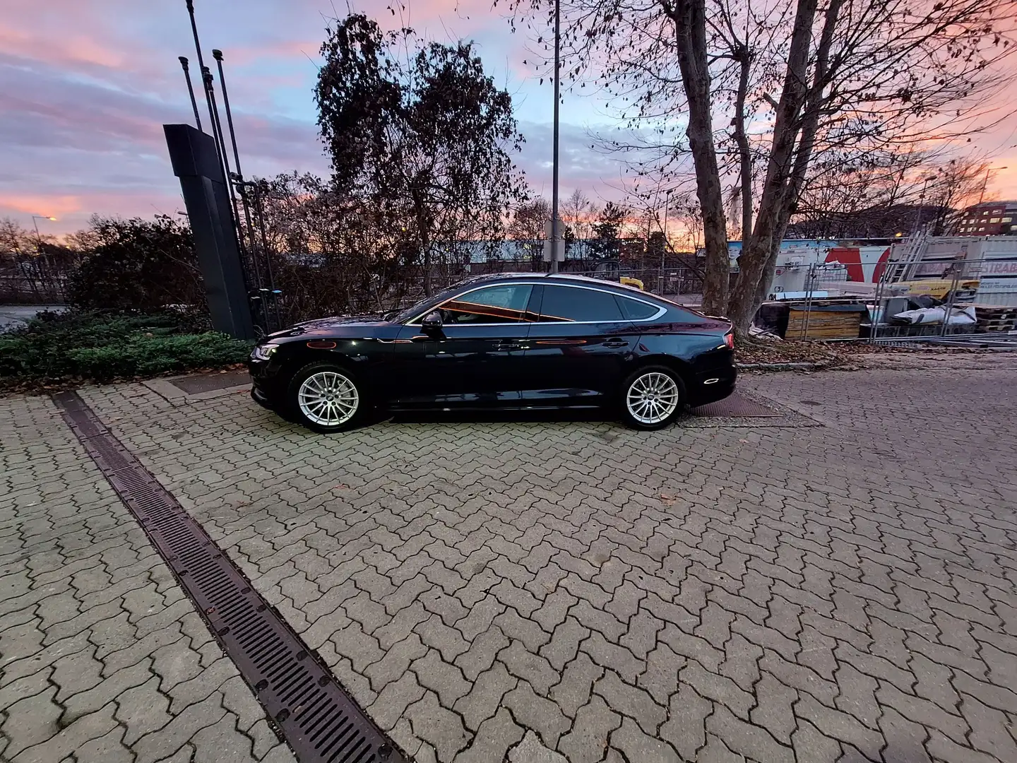 Audi A5 Sportback 2.0 TDI quattro S tronic sport Blau - 2