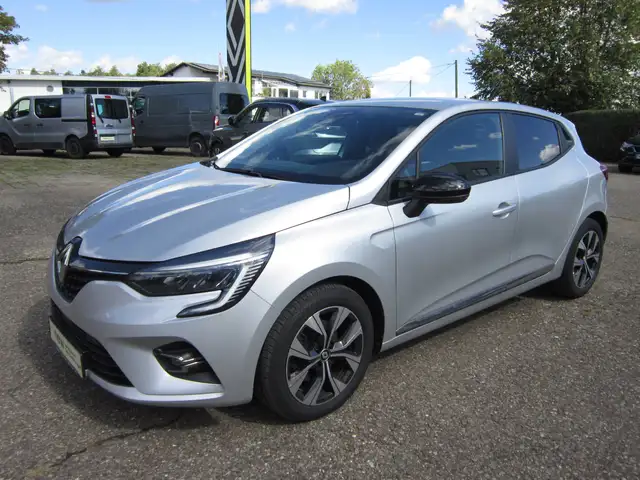 Renault Clio Clio Diesel BLUE dCi 100 EVOLUTION, Navigation, Klimaanlage, Einparkhilfe vorne und hinten, Kamera,
